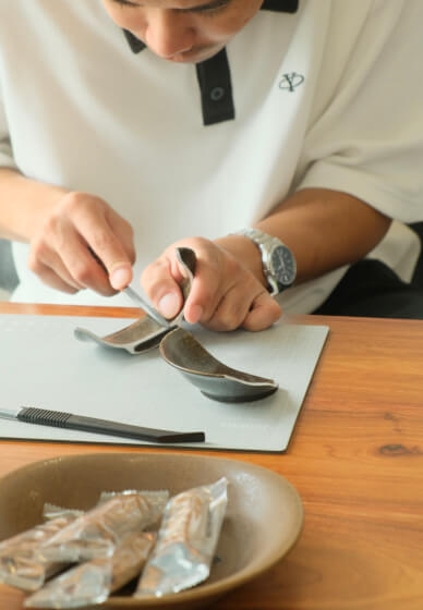 Kintsugi: Mending Ceramics with Gold for Beginners