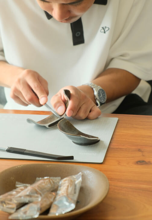 Kintsugi: Mending Ceramics with Gold for Beginners