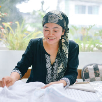 Doknommeaw Play, knitting teacher