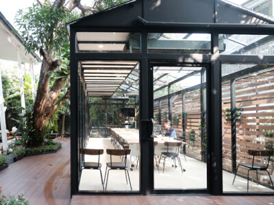 Hubba Spot Glass House